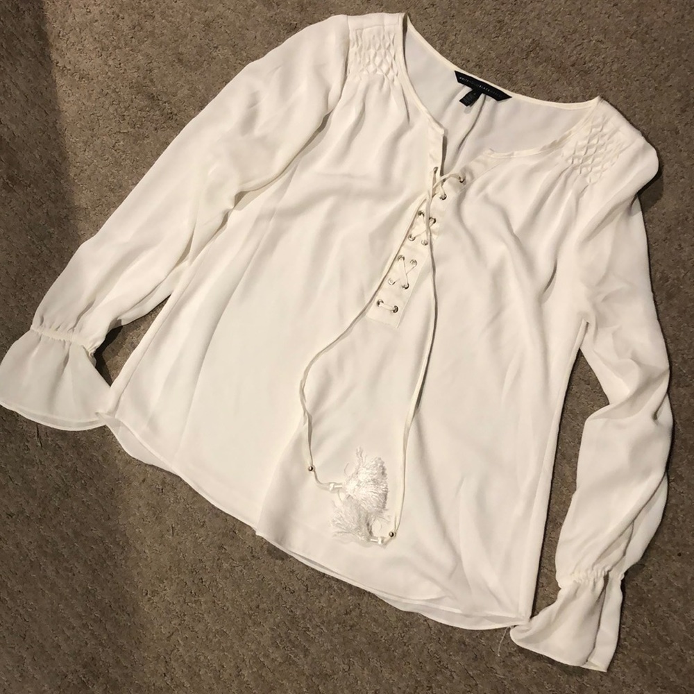 White House Black Market blouse. White. Size 6. GUC.